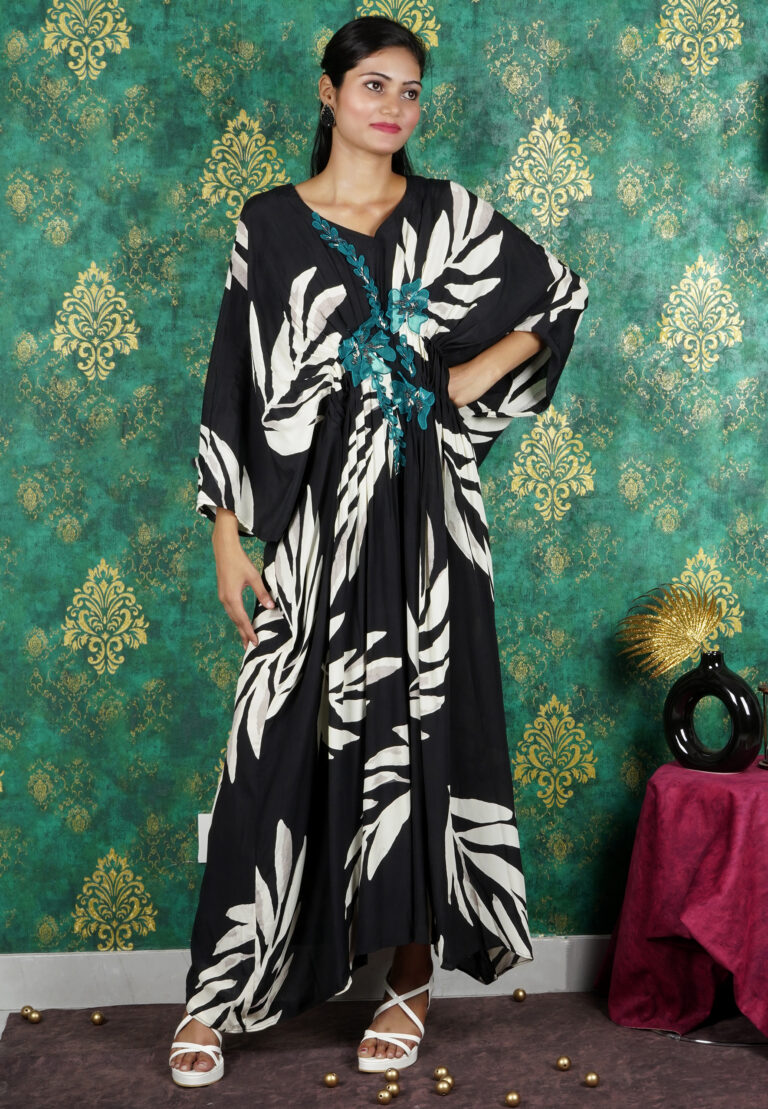 Black leaf printed pleated dress